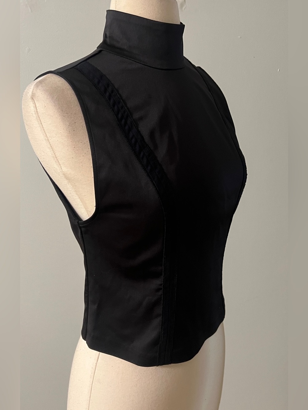 Zara Black Sleeveless High-Neck Fitted Top